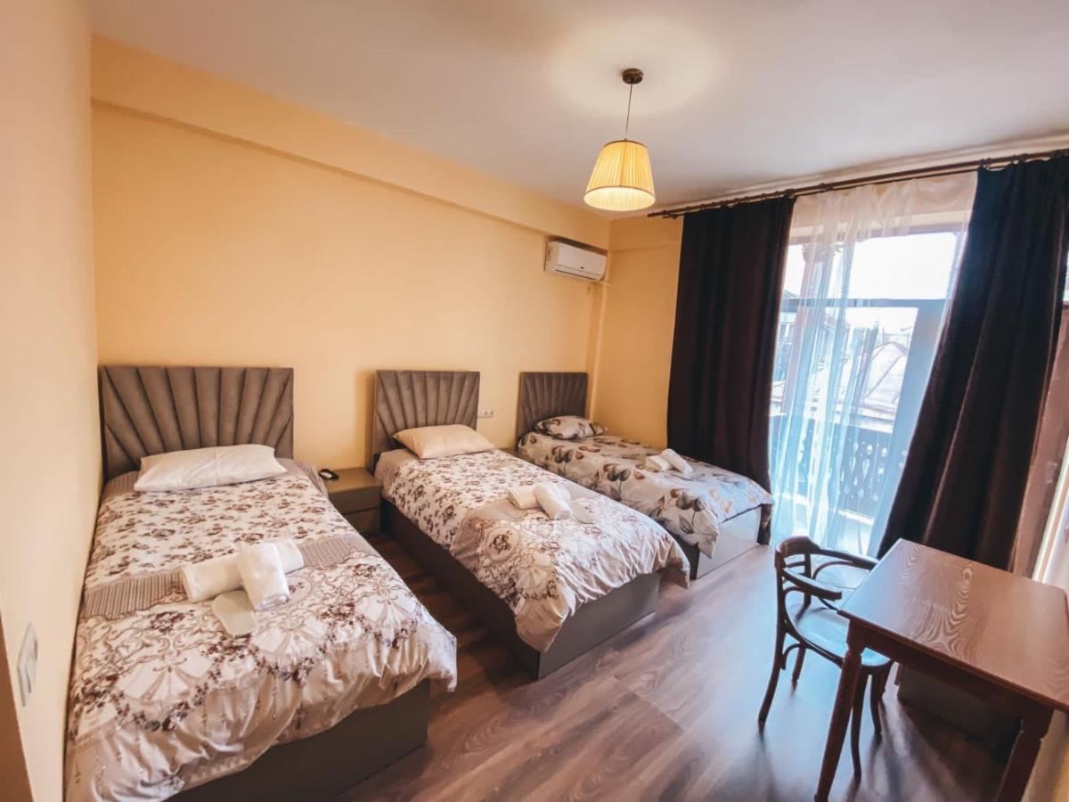 Old Armenia Hotel Jerevan Buitenkant foto